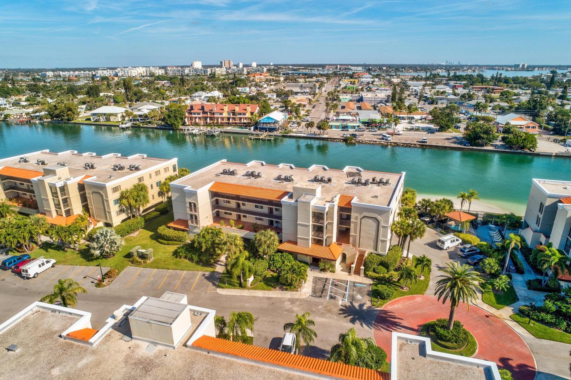 Land'S End 5-204 Gulf-Bay Front - Premier Villa St. Pete Beach Exterior photo