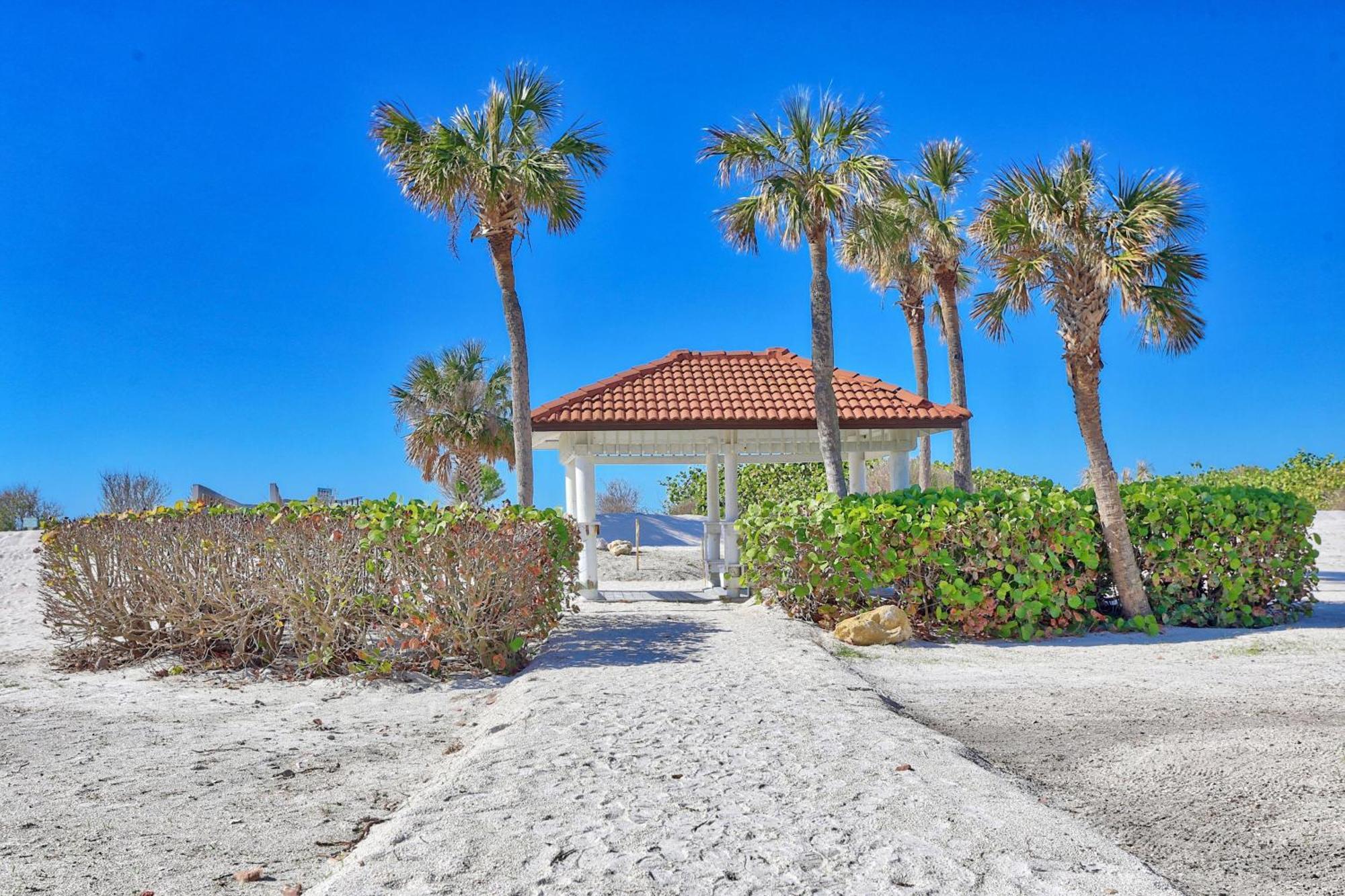 Land'S End 5-204 Gulf-Bay Front - Premier Villa St. Pete Beach Exterior photo